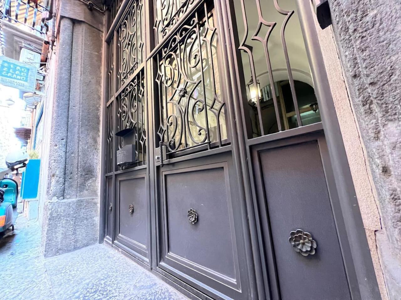 Traversa Toledo, Intero Appartamento Al Plebiscito Napels Buitenkant foto